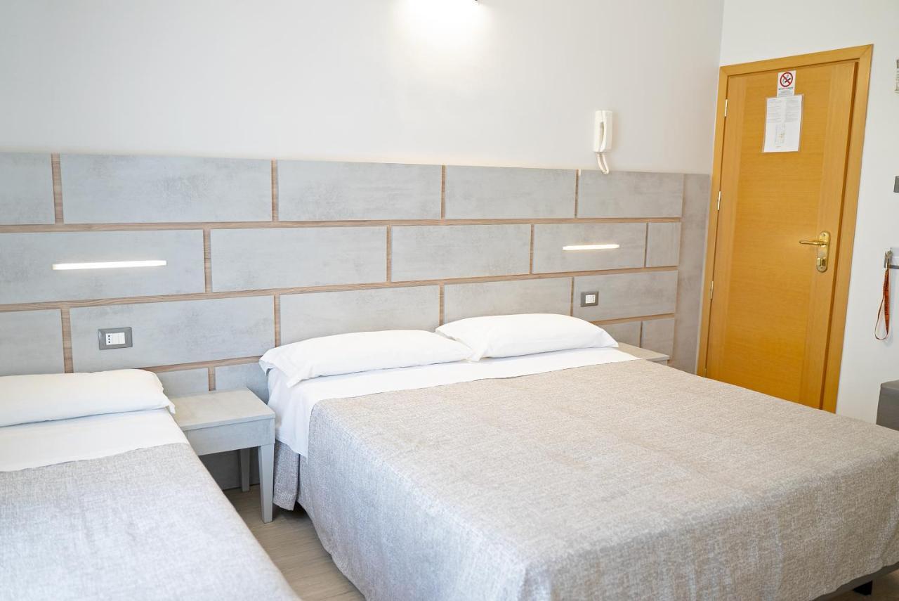 Hotel Ricci Римини Экстерьер фото